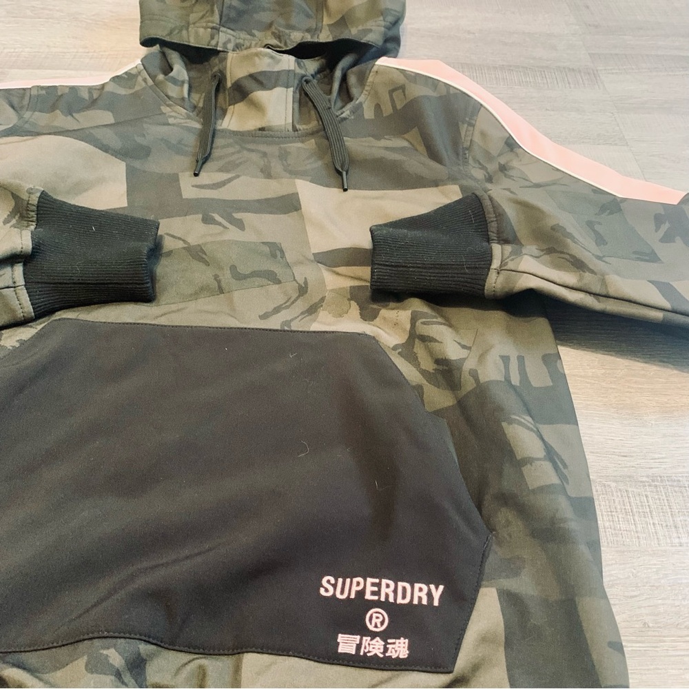 NWOT Superdry Freestyle Tech Overhead Jacket women’s size US 10 Medium.